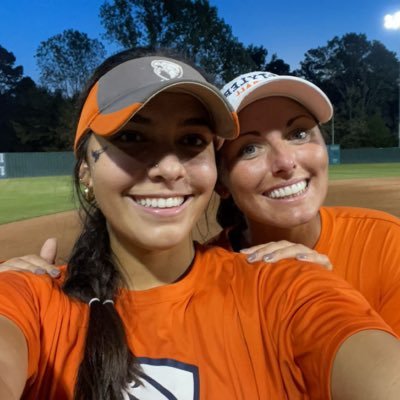 kaelynlerma2025's profile picture. Isaiah 41:10 | @patriot_sb 🧡