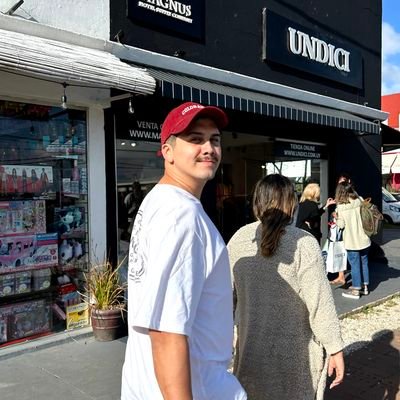 juanseeitf's profile picture. Todo lo que hago cambio, todo lo que pienso soy ✨
Fotógrafo en tiempos libres 🤙📸