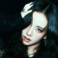 female solo singer of the year 꽃 (@stanningkjs) 's Twitter Profile
