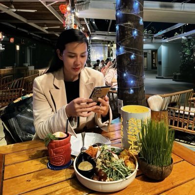 ChanoiMia's profile picture. Trader