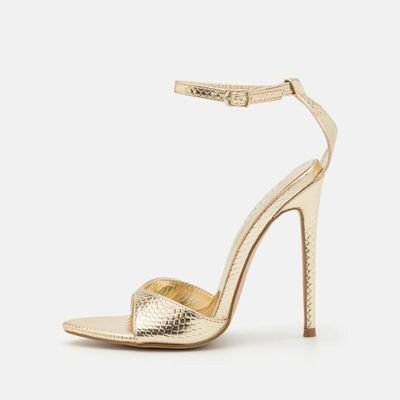 TaraWangu's profile picture. Farmer. Coffee seller.