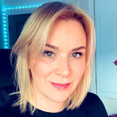 Elle Neal | Vibe Coder Profile