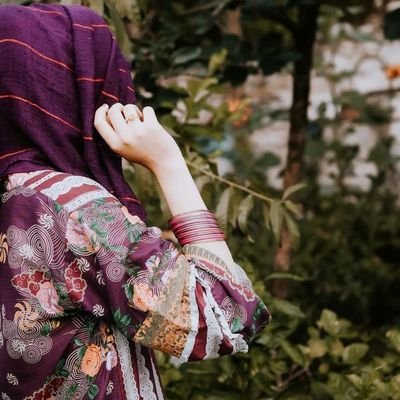 FarwaAhsin's profile picture. Follow me I will follow back u immediately 🥰