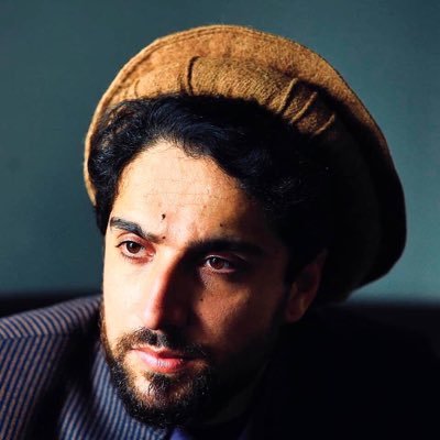 ما برای آزادی می رزمیم!
we are fighting for freedom!
Member of the NRF Women