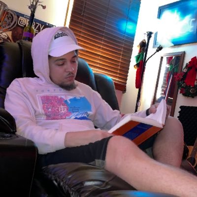 Producer/engineer for @teamrapcave || Contact: TheRapCave(@)gmail || Follow main acc. @RoscoeWiki āš½New album āChicken&Wafflesā on all streaming services!!!