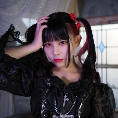 リベルナント(@rebellnant)赤色❤️🔥#あかチェキみゆ 歌とダンスと お笑いとポルノグラフィティが好きです
