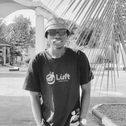 QAsaph94321's profile picture. Love to make people laugh 😂😂