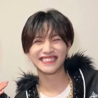 rea42_bot's profile picture. この笑顔を守りたい