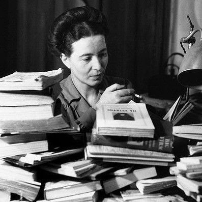 radicalbeauvoir's profile picture. ♀️