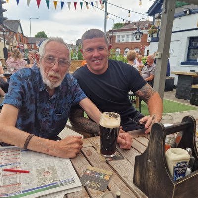 Craig_1511's profile picture. ……………