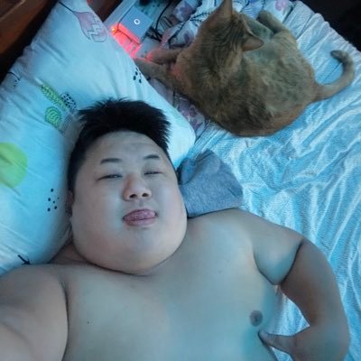 jerfu543's profile picture. 170/135 單身  喜猴 到壯熊 我們都是陌生人 請保持分寸