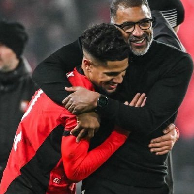 Fidèle supporter du #StadeRennais, club en crise existentielle // J’aime échanger et partager avec les supp du #SRFC 💪. Fan de foot ⚽️ et de sport en général