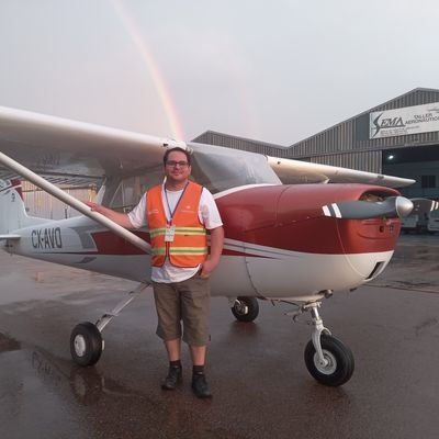 Me interesa la aviación; la segunda guerra mundial; el rock y el heavy metal.