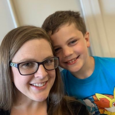 HELPMOM199828's profile picture. Hi I originally made The HELPDAD coin by my friend screwed me over and took it all so I’m making a HELPMOM coin to help my parents with something