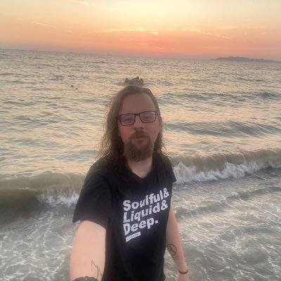 Algorethmus's profile picture. Kážu vodu, piju kafe.