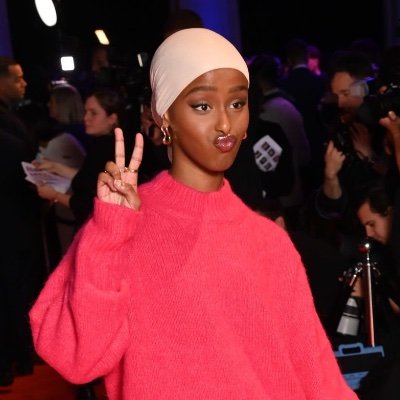 kosarali__'s profile picture. Don’t understand how to use this app