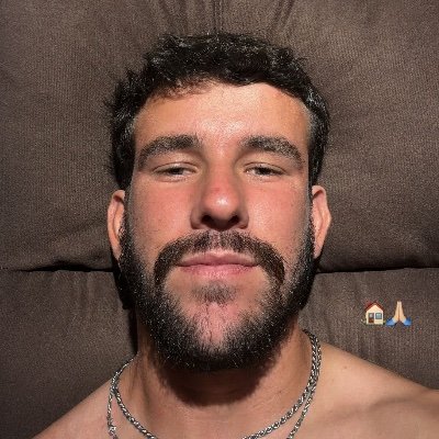 Só pela resenha aqui, perdi o outro Twitter!!!! 90% do que for postado aqui n deve ser levado a sério 😅 mesmo @ pro insta
