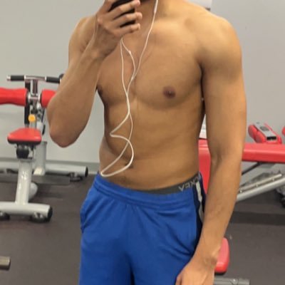 6’2” Lightskin BBC