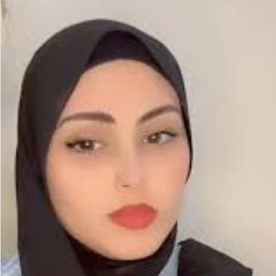 مخرجة وكاتب مسرحية