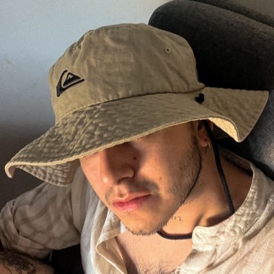 Luisfera216's profile picture. Me gusta hacer musica, el mar y la fotografía🌊