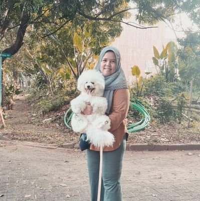 LuluLW's profile picture. ailurophile 🐈‍⬛