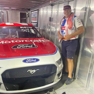 Nascar,Nfl,hockey,NHRA,Baseball nutt.Great wife,great kids,got some American Blood inside(thanks mom). 50+ n still kicking...most of the time! Go Trois-Rivières