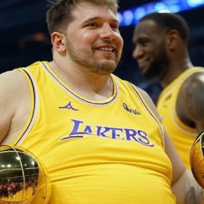 BDadbod's profile picture. Stanning for more Dadbods in the NBA. Pop culture with Dad jokes. I am here for the hot takes, beefs and the bandwagons. #nbatwitter