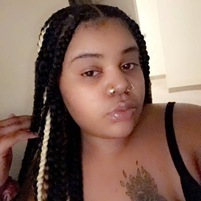 3/20/22 👧❤ 👻:Dequaryona_da 🥰 . 2021 ✍🏾 . I don’t trust you hoes .