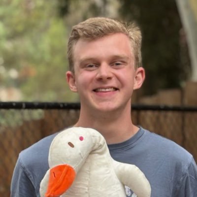 Xfish2002jx's profile picture. UCLA ‘25 | the first pride was a riot 🧡