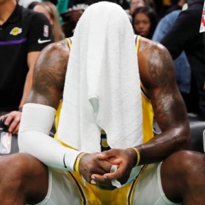 Rob Pelinka d1 Hater 🙏🏿😎🔥
Lebron/Kanye/Lamar/Amon-Ra Fan 🦍
Just A Kid On The Internet 👍
WEST SIIIIDE 🌇
Sad Lakers Fan😭
#RavensFlock #LakeShow #OnePride