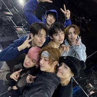 v (@wangviaer) 's Twitter Profile