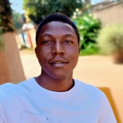 God first,🙏 others follow.🤷
Football Enthusiast😉 
Computer Engineer