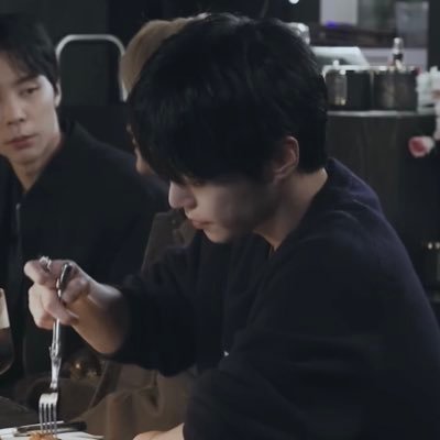 jis91425ung's profile picture. 20↑￤雑食￤自衛有￤所持済み･難しい場合♡のみで見送らせていただきます𓈒𓂂1~2(3)枚までは在庫があればミニレ優先で発送致します