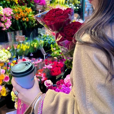 mfmf_shan's profile picture. 高貴で優美で気品溢れる。それなのにちょこっと癖。そんな女性になりたい。若いうちから稼ぎながらも本物の研究者になる。