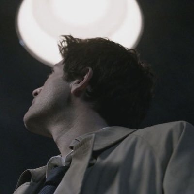 draxglo's profile picture. 24 | she/her | infj 🦎 currently in my spn era