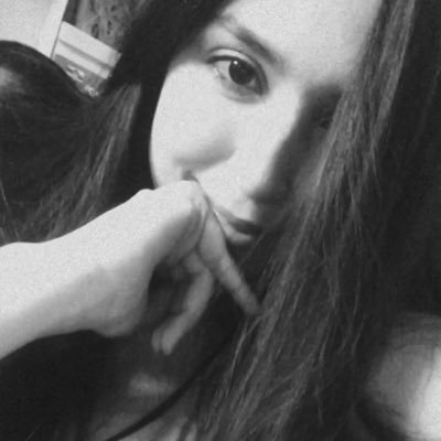 dearcliche's profile picture. 🦋🤍🐚🪐🌙🌊