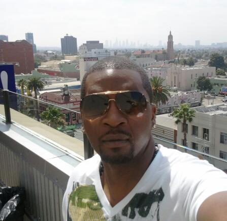 ONE OF THA BEST BARBERS IN LA AS ADVERTISED!!! HANDS DOWN. #TEAM LIBRA.#TEAM EAGLES! #KNICKSBABY#BOXINGJUNKY