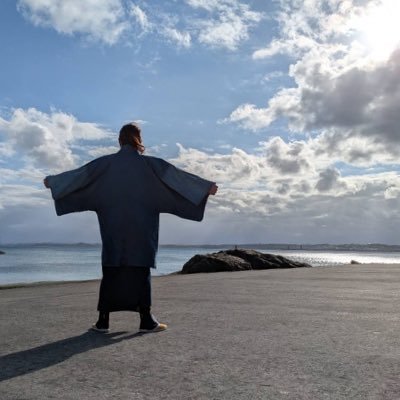 沖縄に生息する #放送作家 担当番組は固ツイにて。 放送作家集団ノボリサッカ主宰。 #サウナスパ健康アドバイザー #サウナスパプロフェッショナル #コーヒーソムリエ #着物 #浴衣 #男着物 #アーノルド神経反射