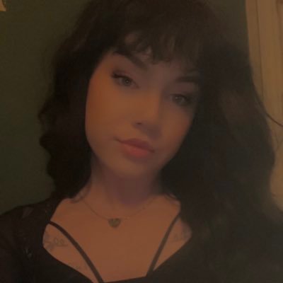 maxyjohnyyy's profile picture. 21 male from the uk looking for some people talk to want to see anything just ask into pritty much everything fan page to @aaalexwild01)