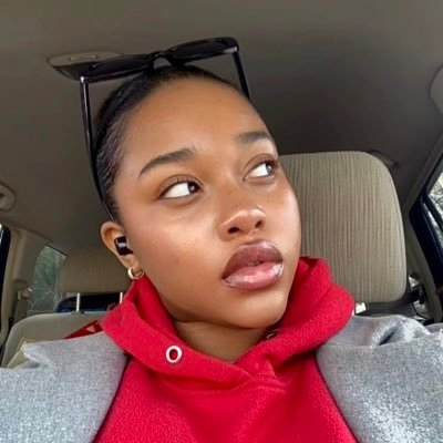 thejadealexs's profile picture. your beauty girl🍓 ecclesiastes 7:12🫧 21