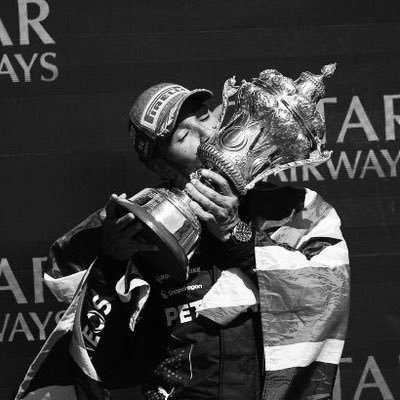 23 • @fcbayern ❤️ + @lewishamilton 💜 • T 🕊️🤍