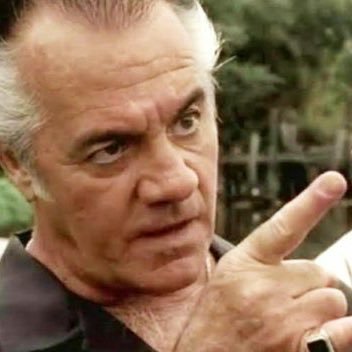 2aMikehunt's profile picture. Whaddya hear? whaddya say?