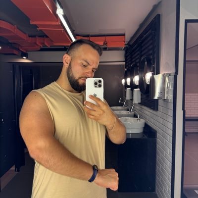 joelsonoliver15's profile picture. Cidadão do Mundo 🌎“A vida é aquilo que acontece enquanto você faz planos” Brasília, Geógrafo, 🤘👅