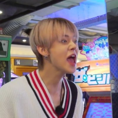 BTS : 🐱 TXT : 🦊