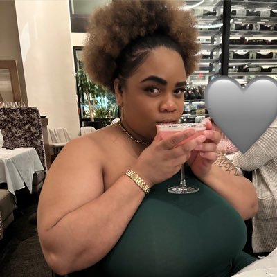 #MasteredIt #BlackAndEducated👩🏽🎓🤎#SCISurvivor💚🎗️| MBM🥀🕊| live-tweeting my fave shows and oversharing my problems