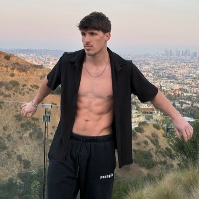 itszabau's profile picture. Here for fun