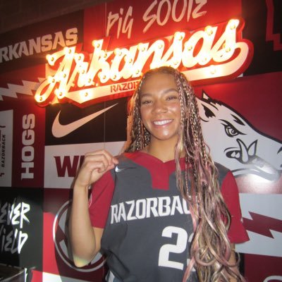 @RazorbackSB #23 • AO1 • Insta: Reajohnsonnn