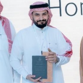 أستاذ مشارك وطبيب نفسي استشاري |مؤلّف لكتاب سيلهمك ،سيرى النور قريبا بإذن الله| حساب شخصي | وكثير من كلامي آراء شخصية |والطب بالعيادة | للمواعيد رابط السناب تحت