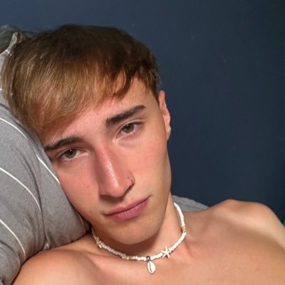 ulisesbarr_'s profile picture. 🤍🐇🛁⌨️☁️🥛