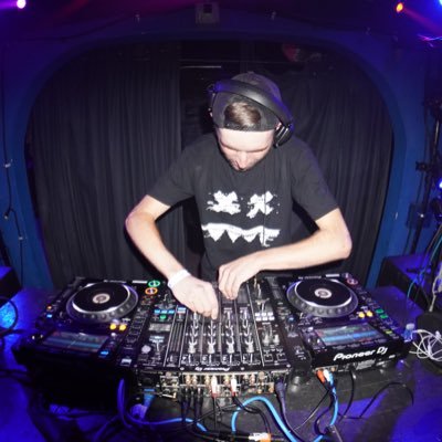 that_djw4x_guy's profile picture. Electro house and drum and bass DJ.